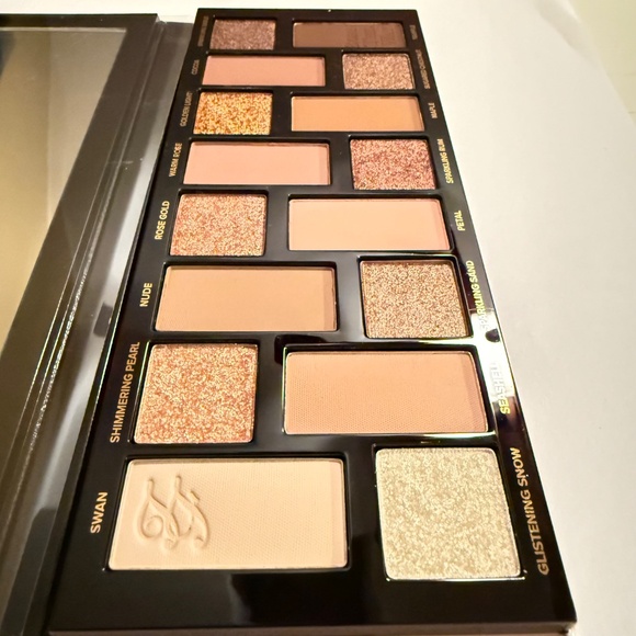 Too Faced Born This Way The Natural Nudes Eyeshadow Palette - Picture 4 of 4